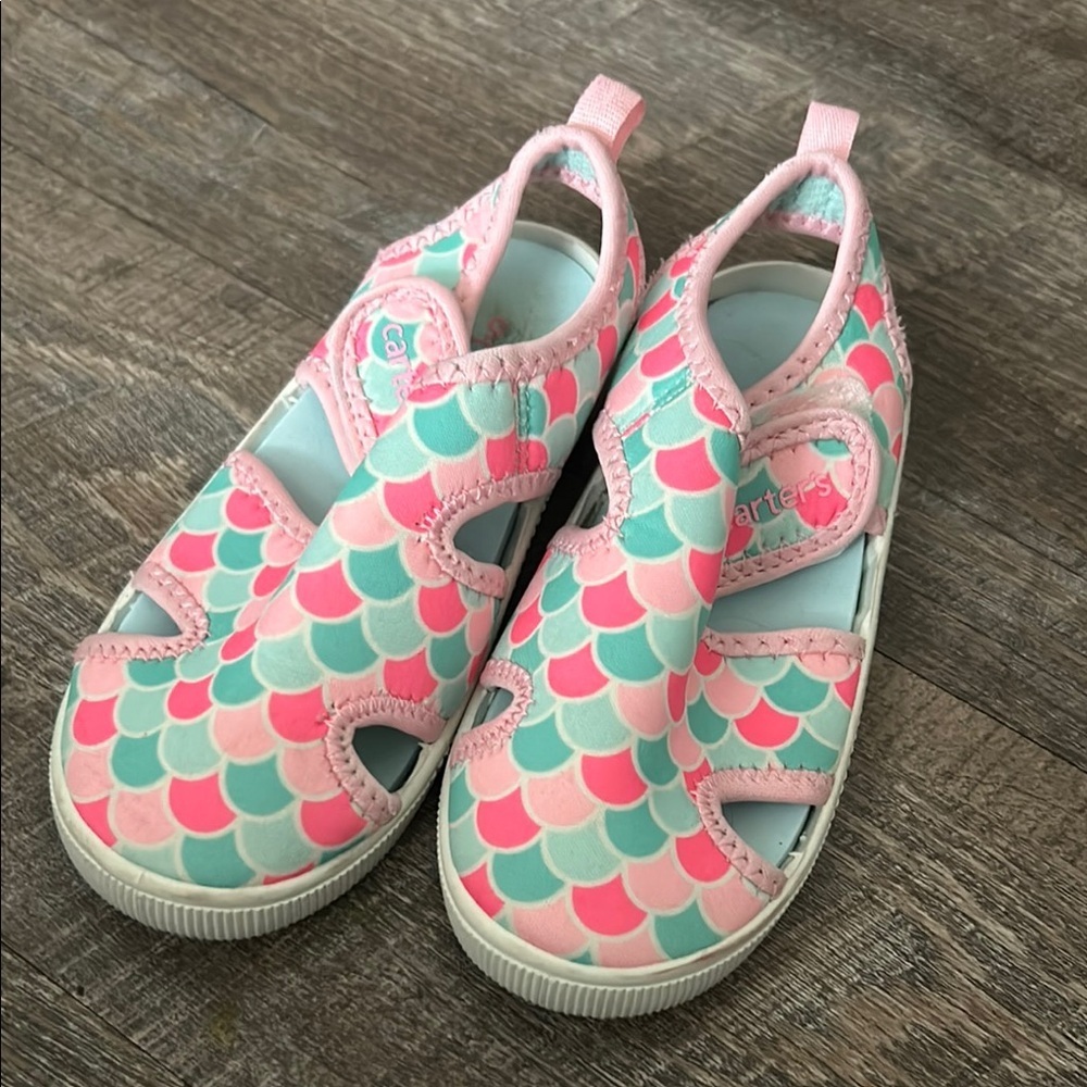 Carter’s water shoes size 9c